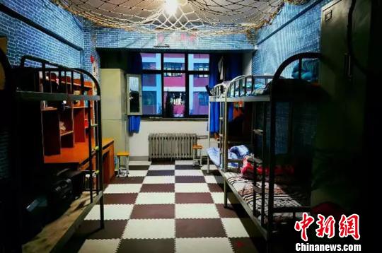 图为兰州理工大学学生装扮的唯美宿舍。 钟欣 摄 图为兰州理工大学学生装扮的唯美宿舍。 钟欣 摄